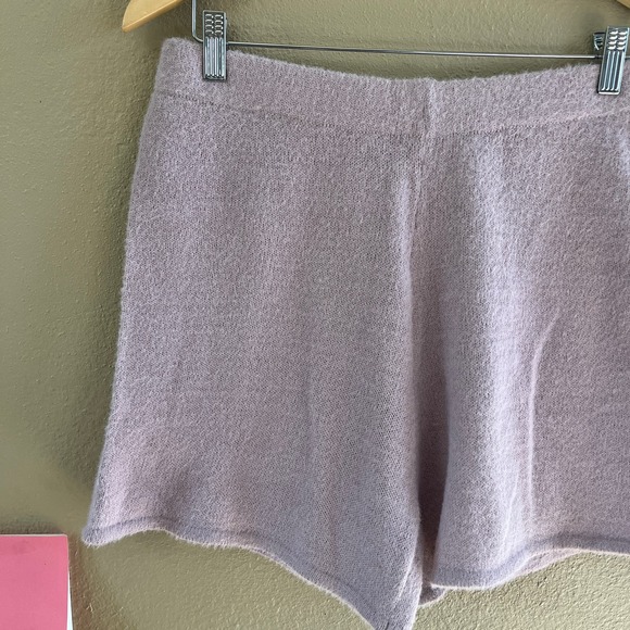 NEW BCBG Generation fuzzy soft knit english rose high waisted shorts - Picture 3 of 5